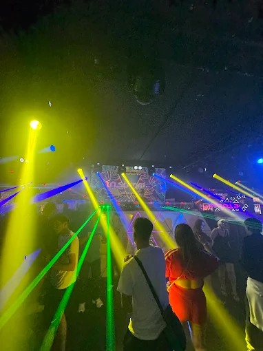 Multi-colour laser beams during peak-time set at Insomnia