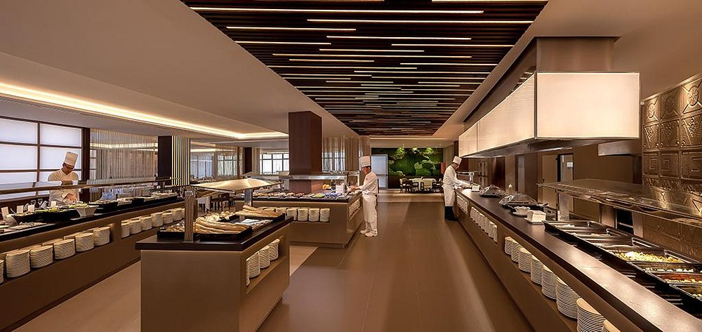 Buffet restaurant with live cooking stations at Hotel Don Pancho