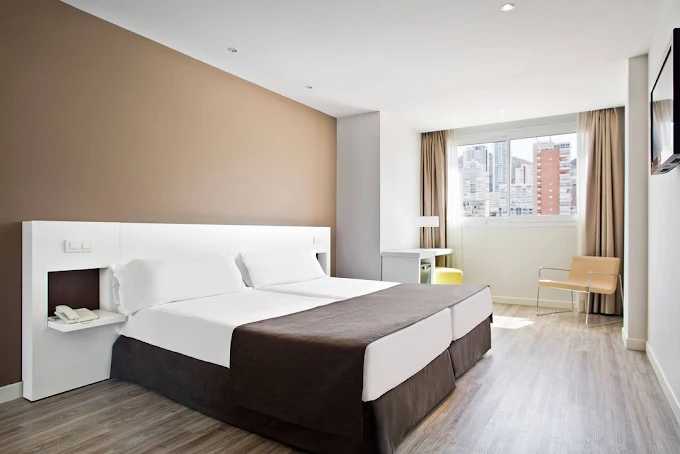 Modern refurbished twin bedroom at Sol Pelicanos Ocas