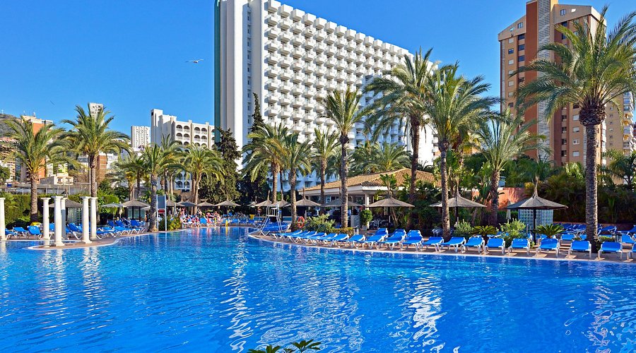 Sol Pelicanos Ocas — The real-life 'Solana' from ITV's Benidorm — a 3-star Meliá all-inclusive on Calle Gerona