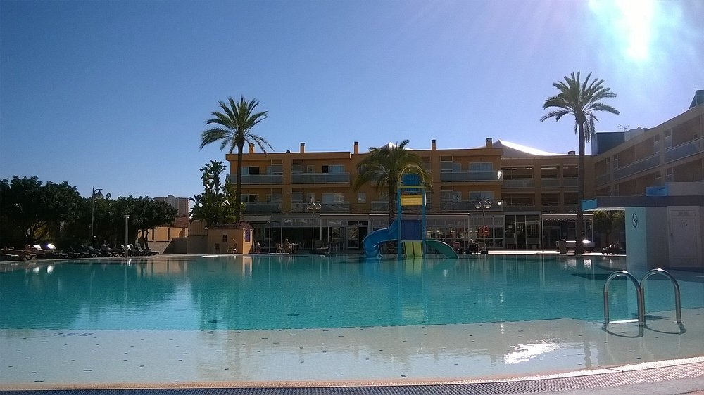 Second pool at Terralta Apartments Benidorm with kids' slide and sun terrace